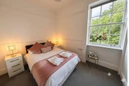 10BR - Manor Park Country House, Wales Perfect for Families - Image 4