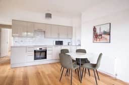 2BR Seaside Sanctuary in St Leonards on Sea Flat 5 - Image 3