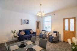 Alice Street Retreat - 1BR Sleeps 4 Street Parking - Image 2