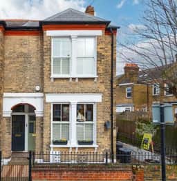 Bright and Cosy South London 2BR House with Garden & Terrace - Image 5