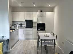 Comfortable 2-Bed Apartment with Balcony | Sleeps 5 - Image 3
