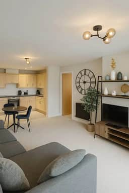 Contractor Stay Hatfield | Free Parking | Sleeps 4 - Image 3