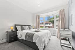 Modern & Spacious 4-Bedroom Residence in Crumpsall - Image 5