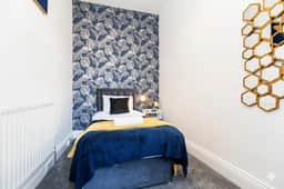 Newly Renovated 3BR House near hospital & uni - Image 3