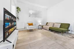 Powder Mill Retreat - 2BR Modern Flat for 4 - Image 5