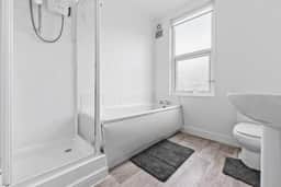 Spacious Leeds Home | Sleeps 6 | Free Parking - Image 4