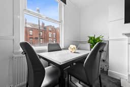 Spacious Leeds Home | Sleeps 6 | Free Parking - Image 5