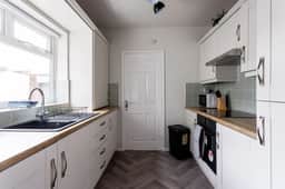 Sunderland City Stay | Secure Parking | Sleeps 4 - Image 3