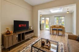 Wembley Garden Retreat |4BR|Sleeps 7|Near Station - Image 5
