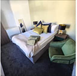 West Midlands Home - 3BR w/FREE Parking and WIFI - Image 2