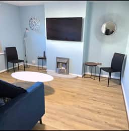 West Midlands Home - 3BR w/FREE Parking and WIFI - Image 4