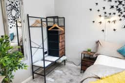 Stylish Private Room in Croydon with FREE Street Parking - Image 3