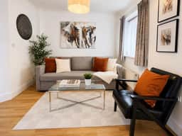 3BR Thames Retreat | Heathrow 10min | Train 5min - Image 2