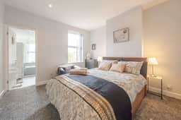 The Landmark: Comfy 2BR Home in Rugby | Sleeps 5 - Image 2