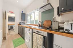 The Landmark: Comfy 2BR Home in Rugby | Sleeps 5 - Image 5
