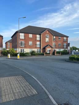2B/2B Haydock Flat M6 J23 A580 Gated Parking - Image 5