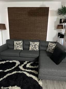 1BR Flat near M6Jct23/A580 with multi car parking - Image 4