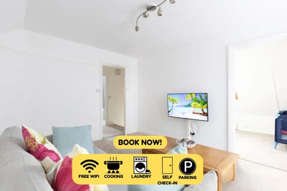 Charming 2-Bedroom Escape in Worthing - Image 1