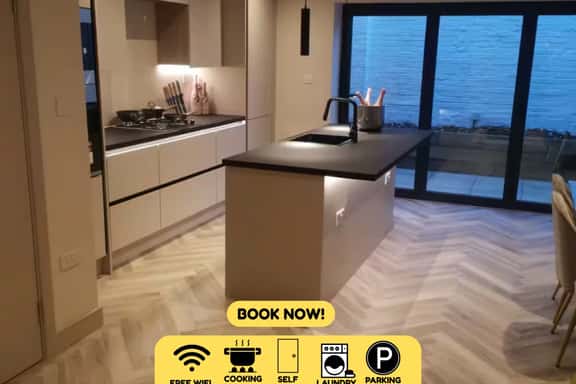 London 2BR Retreat with Free Parking & City Access - Image 1