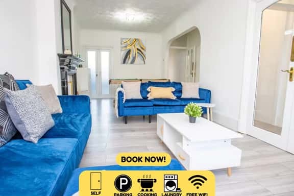 Sunny 3BR Home Near Portsmouth Park - Image 1