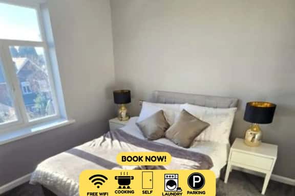 West Midlands Home - 3BR w/FREE Parking and WIFI - Image 1