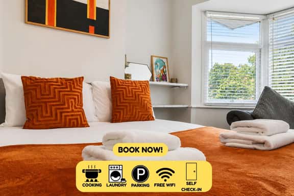 Spacious 3BR Flat Sleeps 7 in Greenford - Image 1