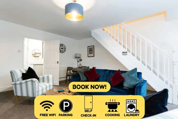 The Cosy Pavilion: Stylish 2BR Home with Free Street Parking - Image 1
