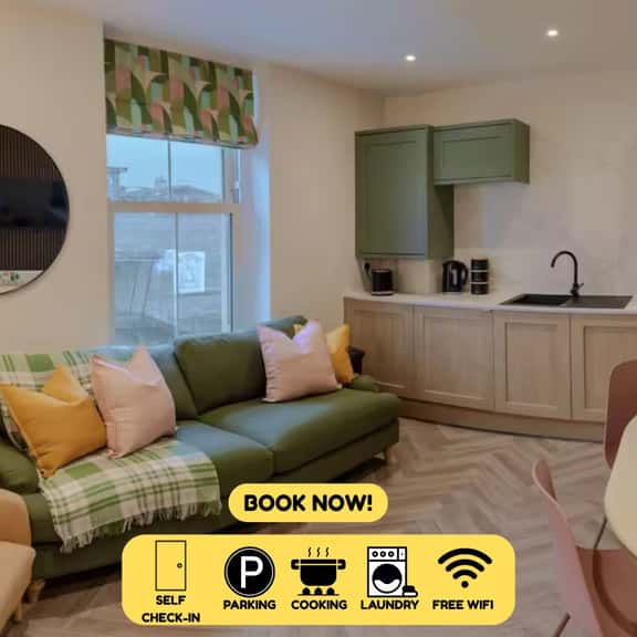 Modern 3BR Flat in Central Plymouth Free Parking Sleeps 6 - Image 1