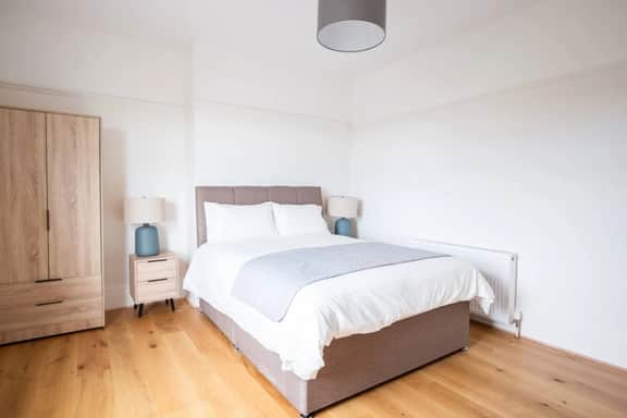 2BR Seaside Sanctuary in St Leonards on Sea Flat 5 - Image 5