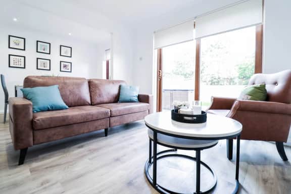 3BR Family Retreat with Free Parking Bexleyheath - Image 4