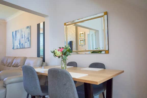 Birch Barn Retreat Spacious 4BR House with FREE Parking Sleeps 6 - Image 4