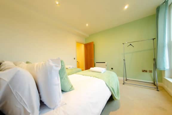 Charlotte House: Central 2BR 2BATH Retreat – Sleeps 6 - Image 5