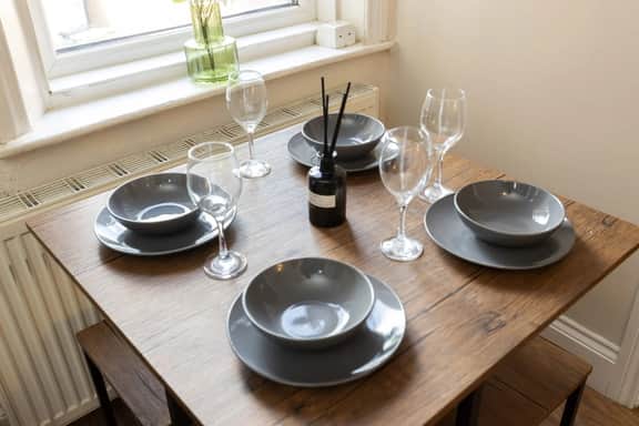 Gateshead 2BR Home - Near Town & Metro Access - Image 4