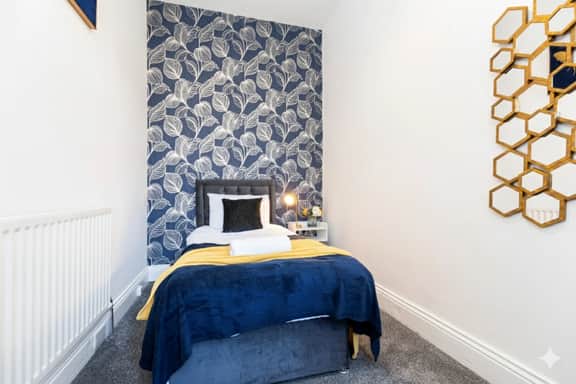 Newly Renovated 3BR House near hospital & uni - Image 3