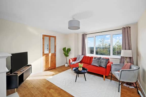 Newly Renovated 3BR House Perfect for Families or Contractors - Image 2