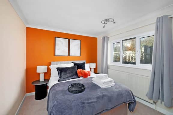 Newly Renovated 3BR House Perfect for Families or Contractors - Image 5