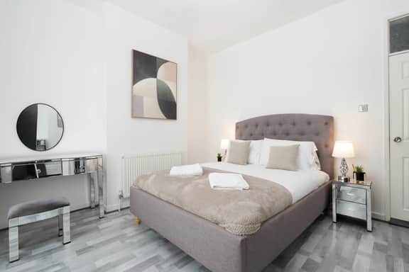 Newly Renovated 4BR House with lots of amenities - Image 3