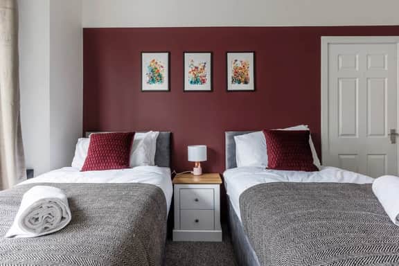 Sunderland City Stay | Secure Parking | Sleeps 4 - Image 4