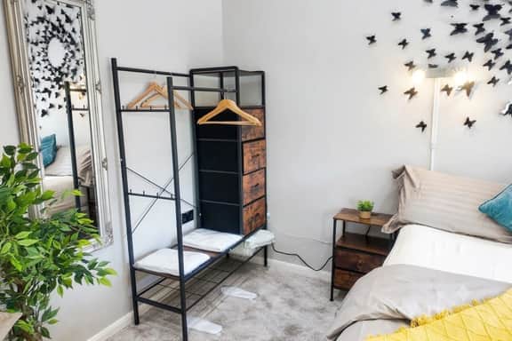Stylish Private Room in Croydon with FREE Street Parking - Image 3