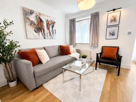 3BR Thames Retreat | Heathrow 10min | Train 5min - Image 3
