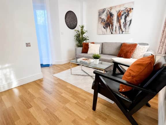 3BR Thames Retreat | Heathrow 10min | Train 5min - Image 4