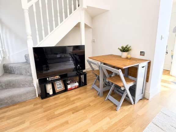 3BR Thames Retreat | Heathrow 10min | Train 5min - Image 5