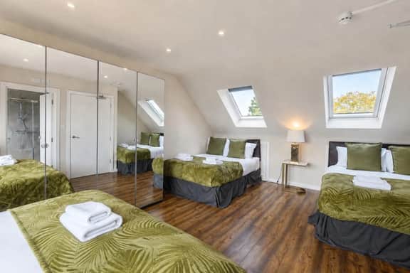 Spacious 3BR Flat Sleeps 7 in Greenford - Image 3