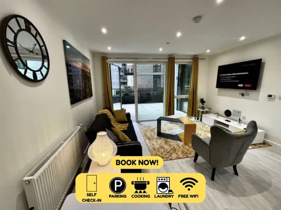 Comfortable 2-Bed Apartment with Balcony | Sleeps 5 - Image 1