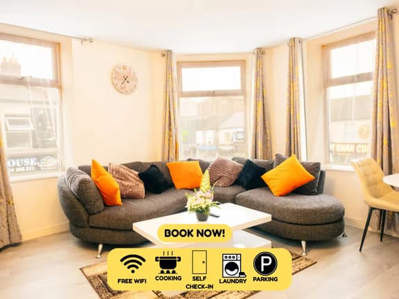Stylish 3-Bed Flat Near Cardiff City Centre & Uni - Image 1